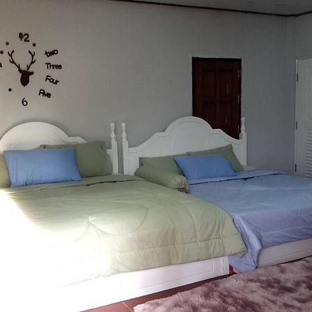 Reindeer House Wat Chedi 4 People Hotel Sichon Exterior photo